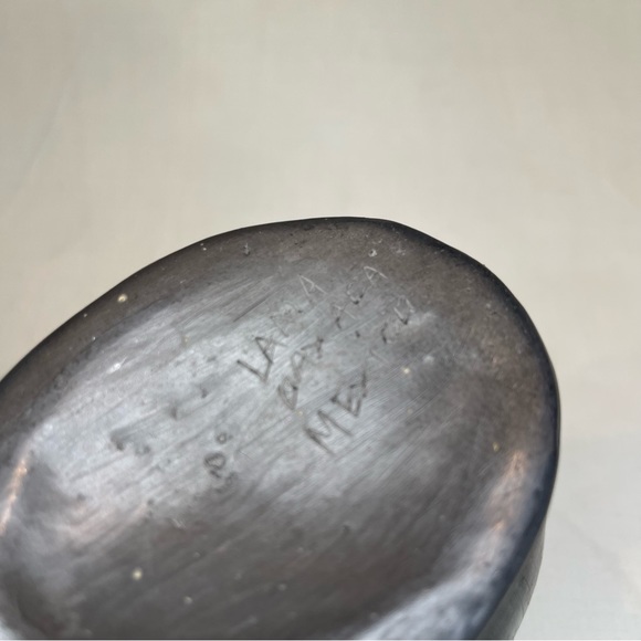 Two Blackware Small Fish Figural Planters Signed Lama Oaxaca Mexico - Picture 9 of 15